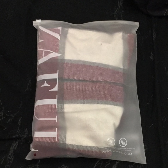 Plaid shirt/ jacket. - Picture 6 of 6